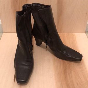 Women’s brown boots